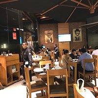 Excelente ambiente les recomiendo del combó La Colita de cuadril viene con papas frisias ensalad