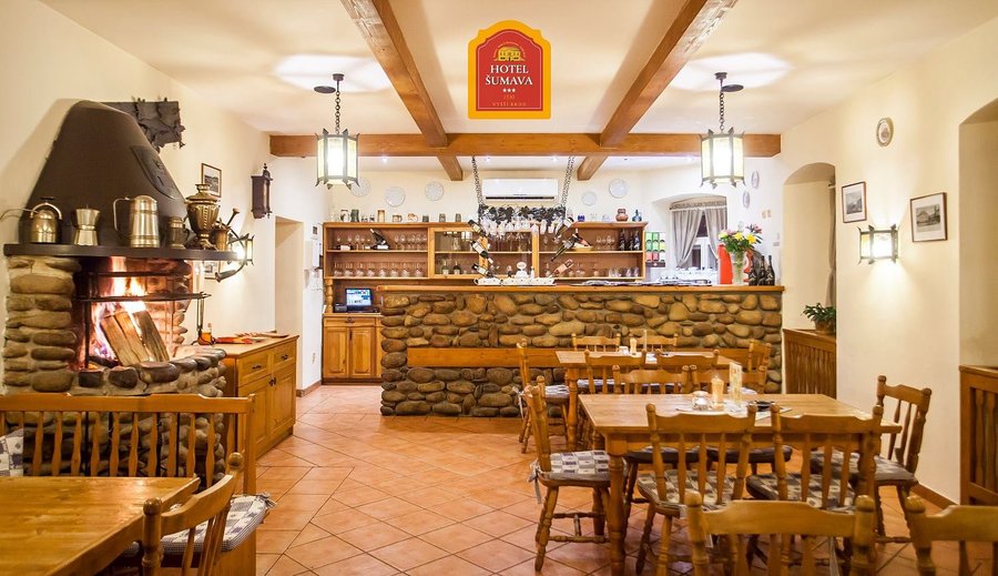 RESTAURACE S OTEVŘENÝM OHNIŠTĚM