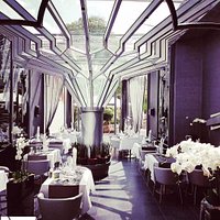 Le restaurant coté véranda