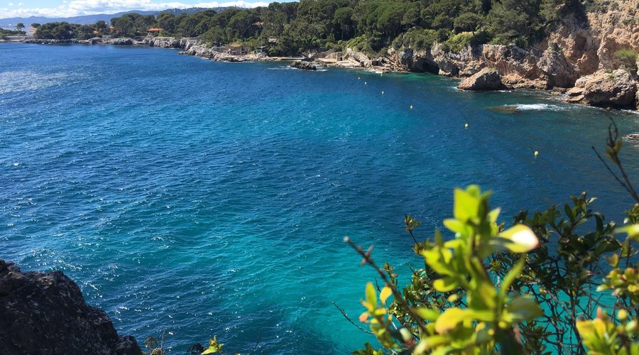 Teen girls Antibes