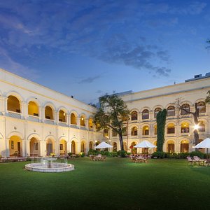 Grand Imperial Agra is an amalgamation of heritage and luxury which makes it the most distinguished 