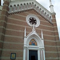 Esterno Santa Maria ausiliatrice a Rimini