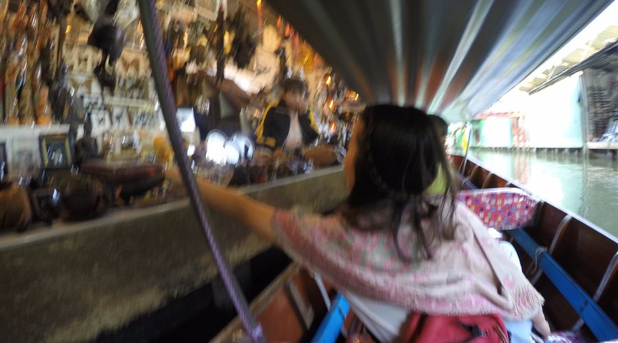 นั่งเรือเที่ยวตลาดน้ำดำเนินสะดวก 