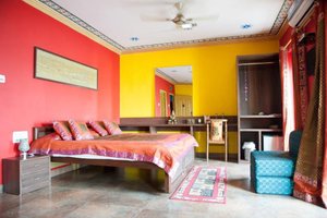 Room & Suite