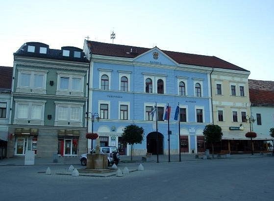 Historic Town Hall image