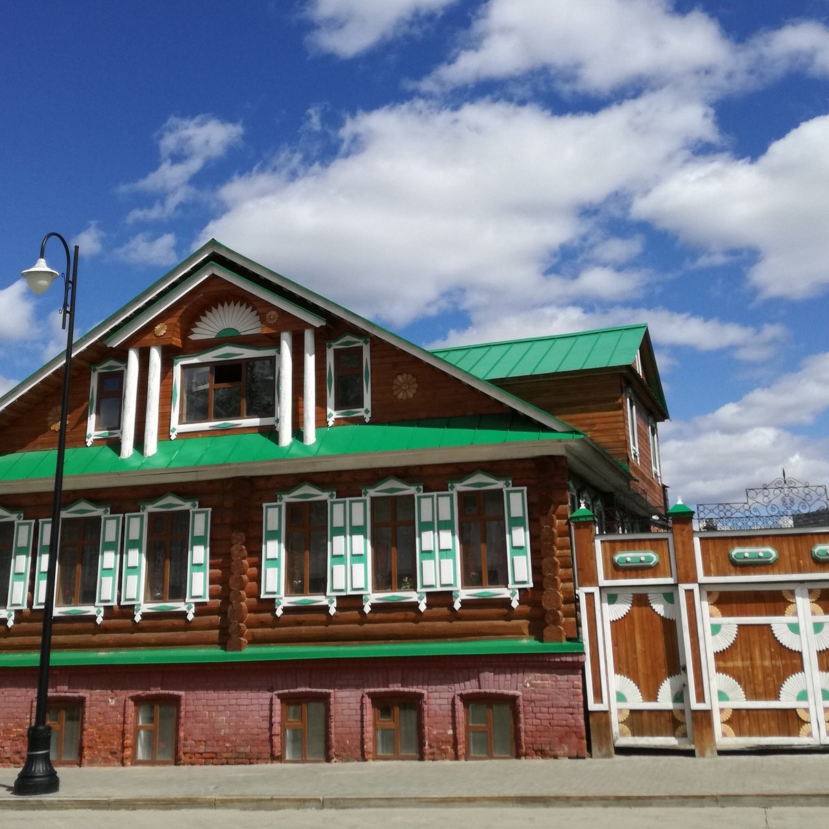 Татарску дома. Каюма Насыри 11. Дом татарской культуры Казань. Каюма Насыри 11, Казань. Дом ремесленников Казань.