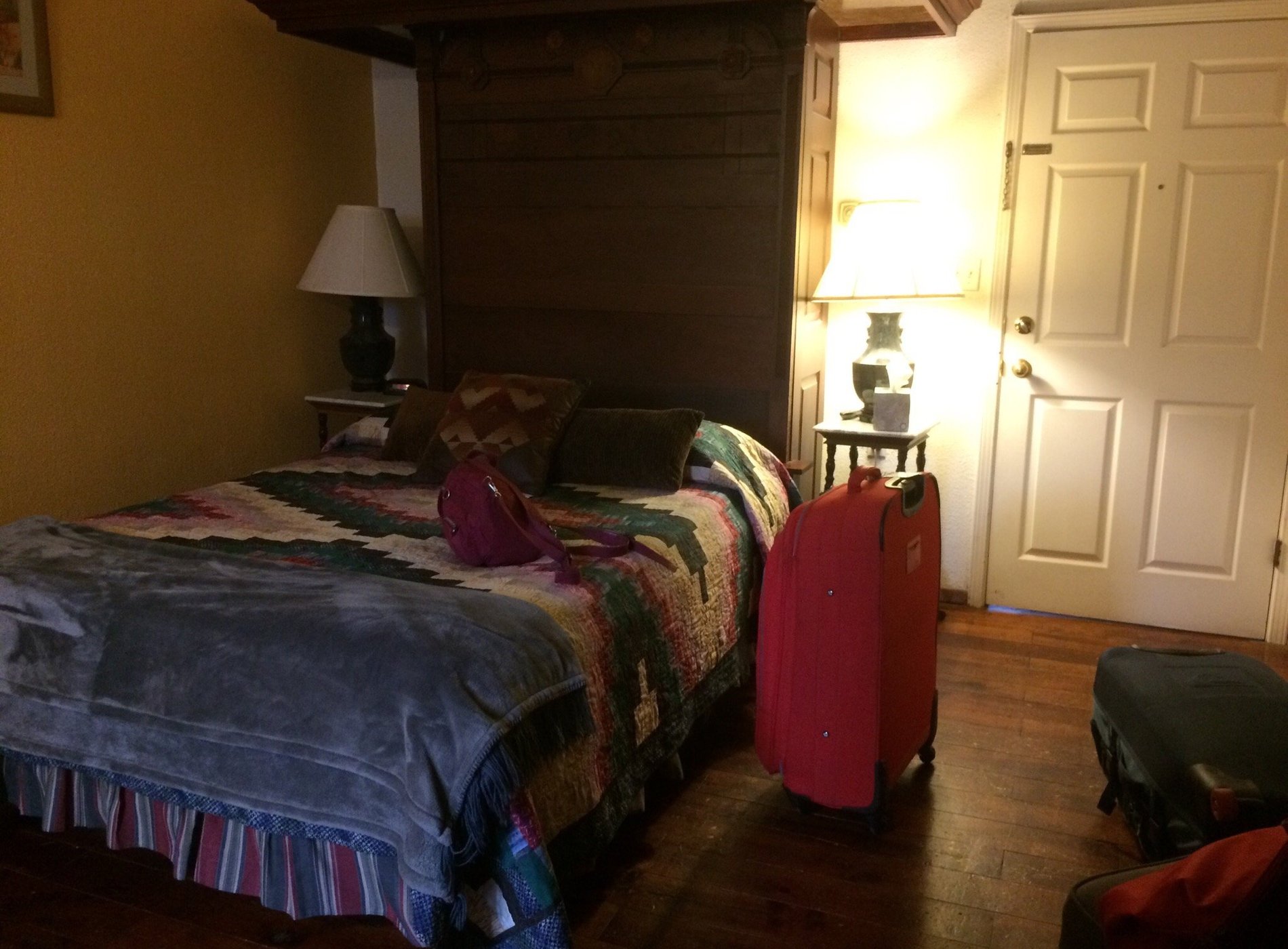 Lundeen Inn Of The Arts by null