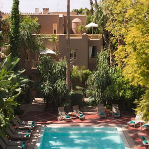 Boutique-hotel dans la medina-jardin 3000m2-piscine chauffée-Spa-Restaurant-36 chambres et suite