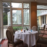 la salle de restaurant partie véranda