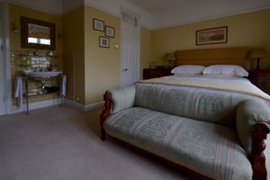 Room & Suite