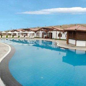 Piscina del lado sur del C.R.P Sarapampa
