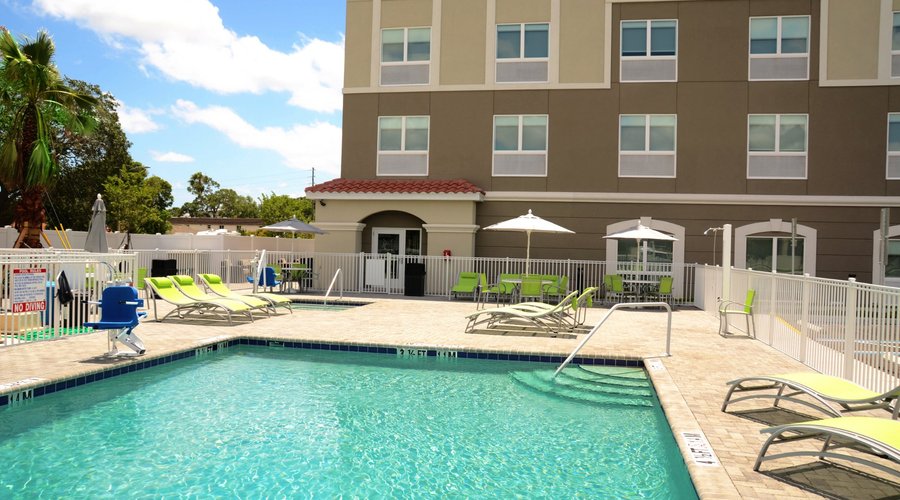 Outdoor pool - great way to finish the day after a day at the Madeira Beach