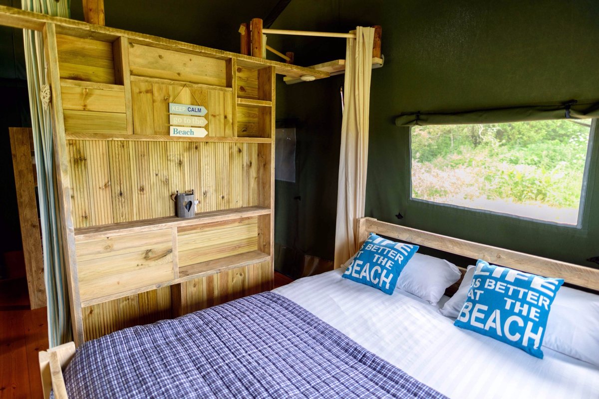Imx to sandra. Treehouse point. Tree House with Rooms. Ten in the Bed little Treehouse.