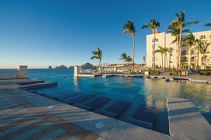Pool & Beach