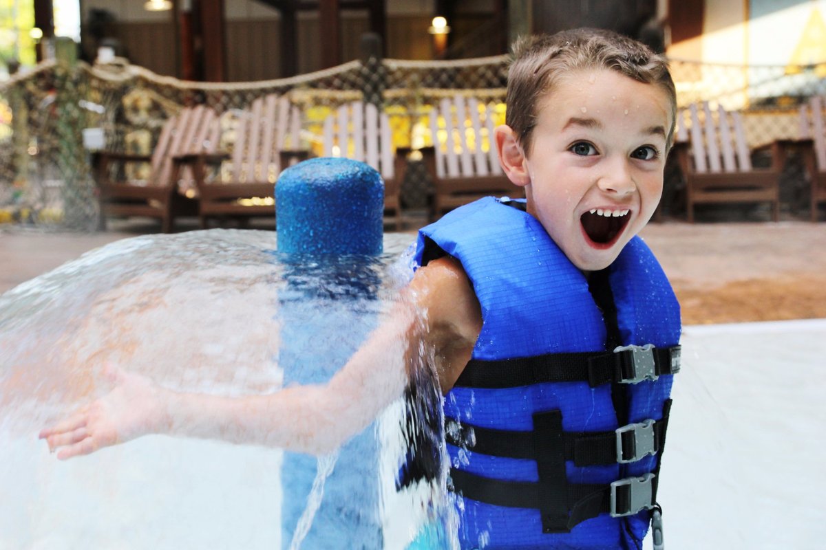 six-flags-great-escape-lodge-indoor-water-park-lake-george