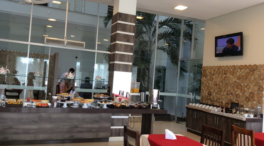 Outra visão da sala do café