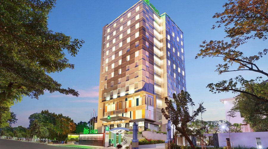 ibis Styles Makassar Sam Ratulangi @ Jl. Dr. Ratulangi no.3 Makassar All Prices Breakfast includ