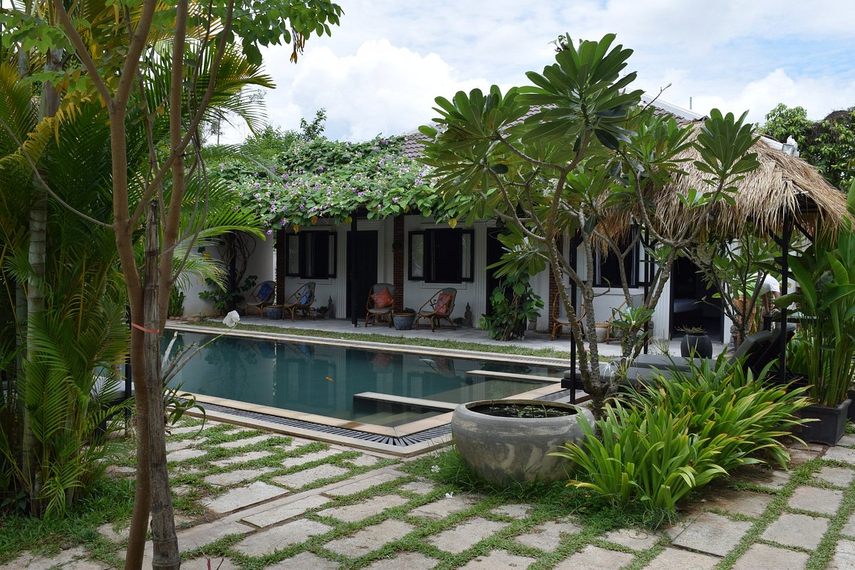 Villa botany kata beach