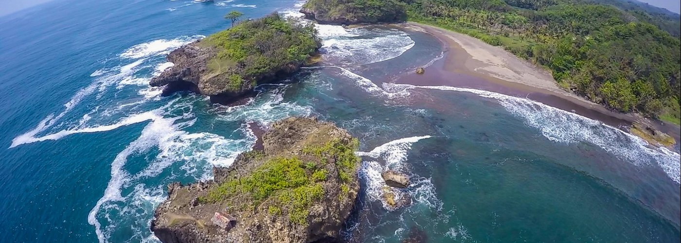 pantai madasari dari atas ketinggian