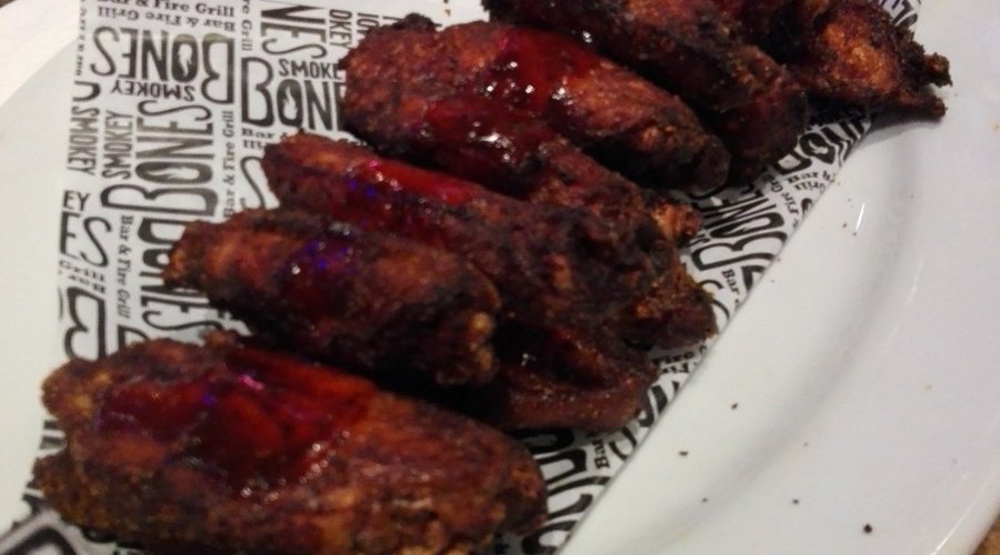 Enormes y deliciosas alitas, Promocion de Alitas BBQ y bufalo, todas las que puedas comer, 