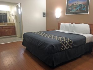 Room & Suite