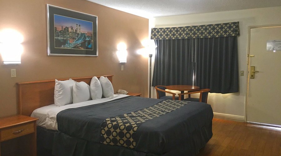 One King Bed