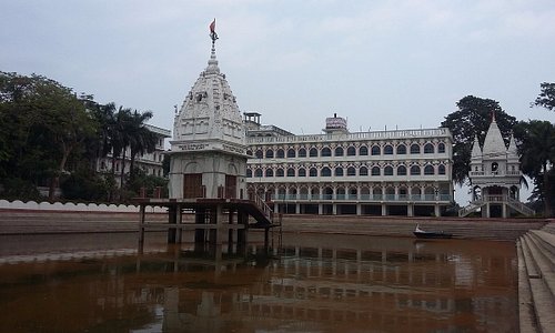 Sri Chaitanya Saraswat Math govinda kund