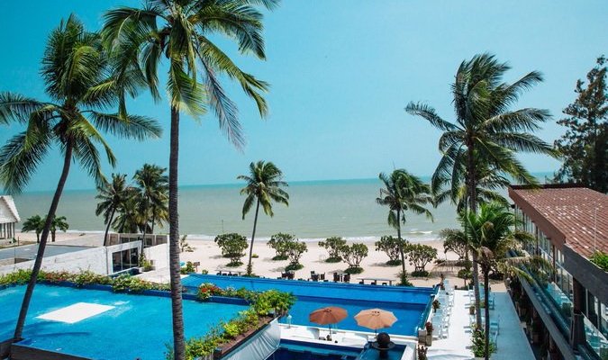 Pool & Beach Area ( Main )