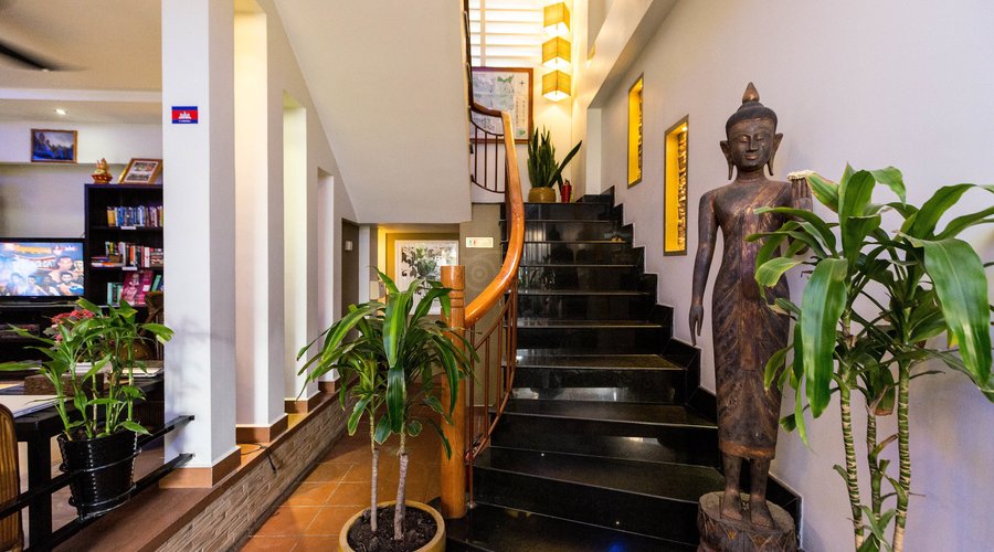 Lobby at the One Up - Banana Hotel
