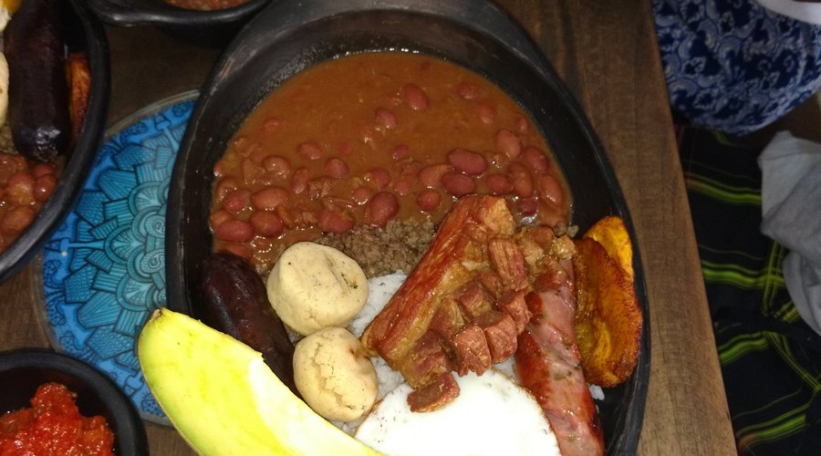 El unico chicharron carnudo y todos los dias frijolitos