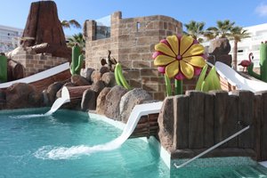 Piscina y playa