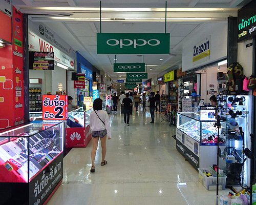Best Outlets & Shopping Malls in Bangkok, Thailand