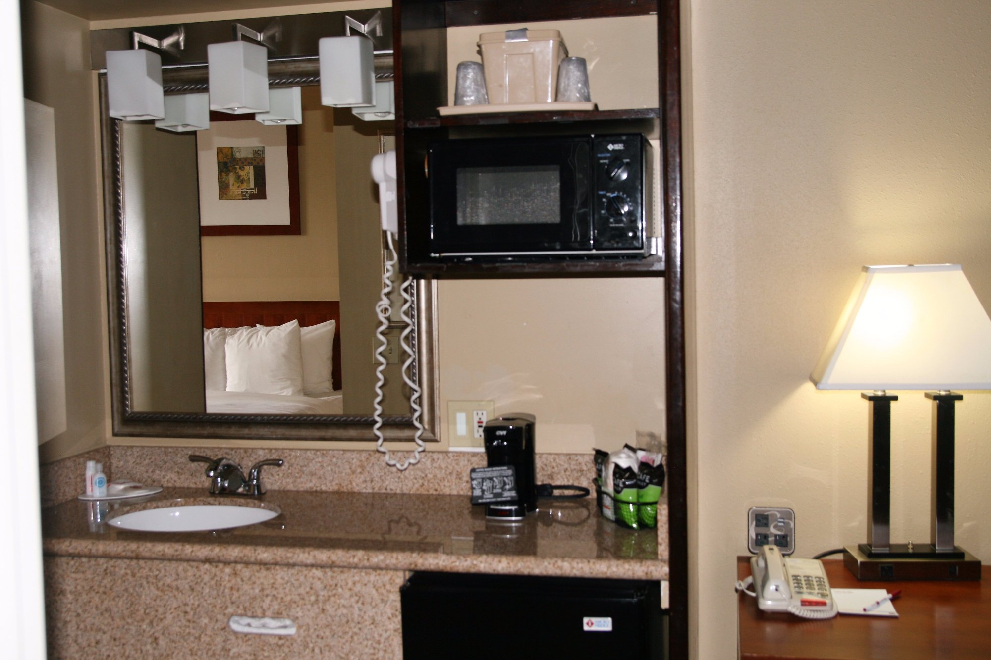 BAYMONT BY WYNDHAM COLORADO SPRINGS Updated 2024 Prices Hotel Reviews   Lavatory 