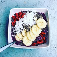 Smoothie Bowl with superfood topping