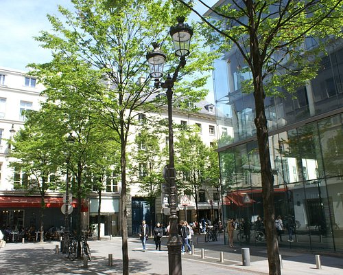Place Vendôme, Paris Attractions