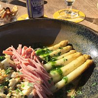 Asperges met ei, ham en boter