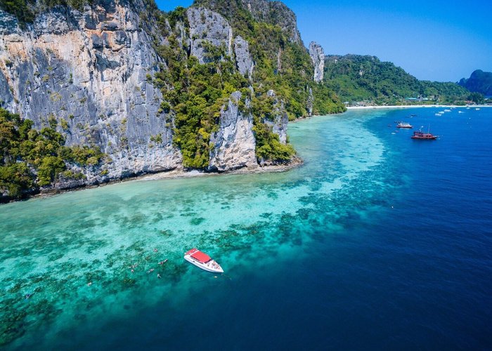 Jame bond with canoeing tours