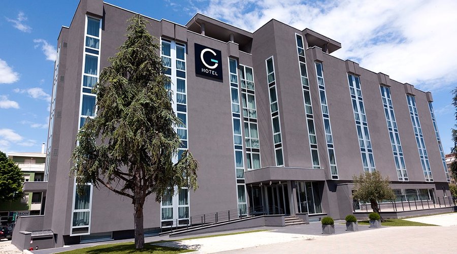 Parcheggio e Ingresso