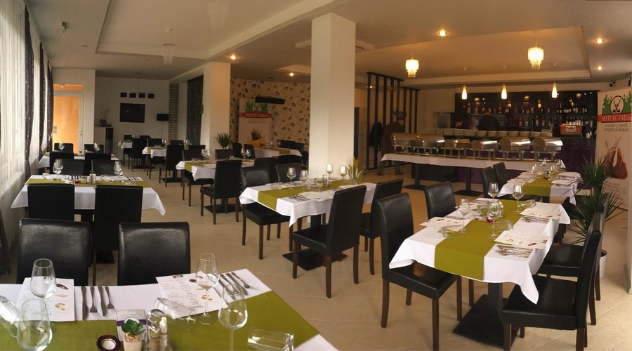 Morado Cafe & Restaurant