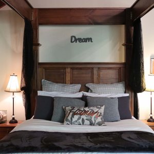 Romantic four-poster bed, electric blanket, lots of pillows, sherpa blanket for the winter night