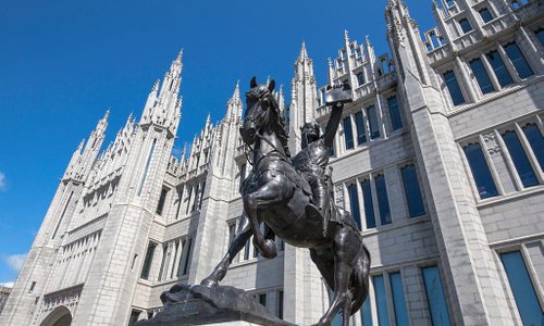 Marischal College and statue of Robert the Bruce Aberdeen City Centre