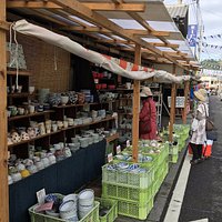 一方 こんな屋台風の臨時のお店も多数です。