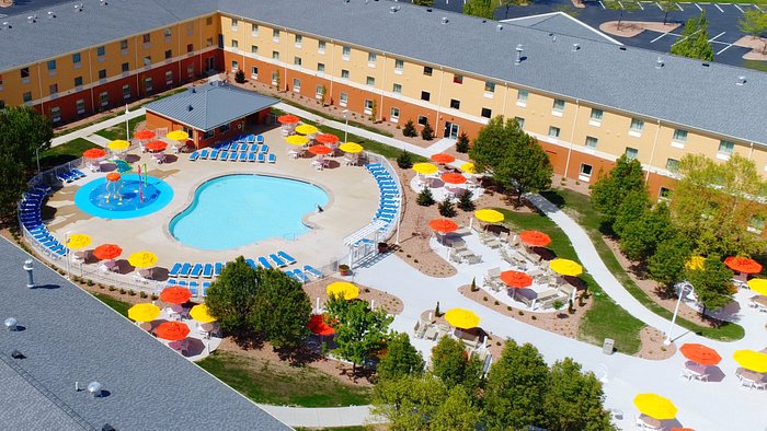 Cedar Point's Express Hotel Pool: Pictures & Reviews - Tripadvisor