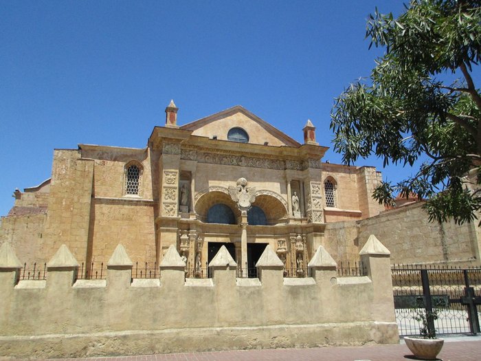 Basilica Cathedral of Santa Maria la Menor | HORARIOS, DIRECCIÓN, FOTOS ...