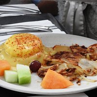 1/2 Eggs Benedict
