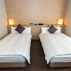The Twin Room at the Tennenonsen Kinkanoyu Dormy Inn Gifuekimae
