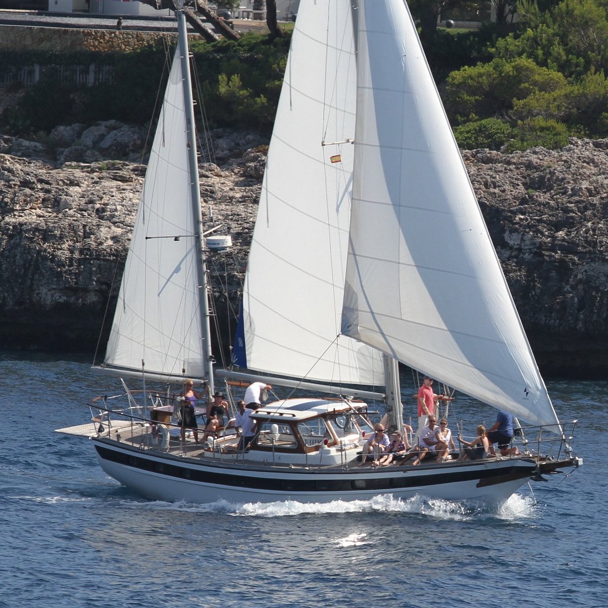 vita bel sailing tours