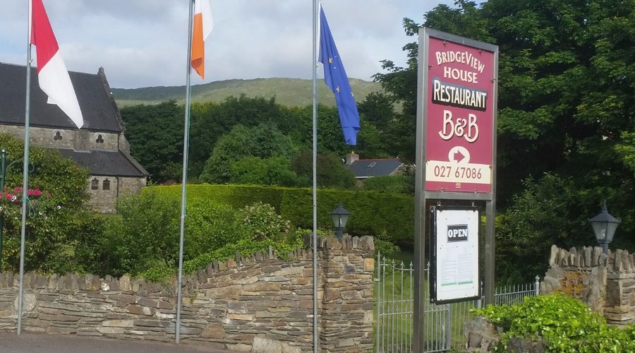 Entrance to Bridge view House Bed and Breakfast and restaurant 