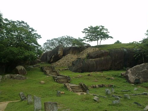 places visit anuradhapura sri lanka