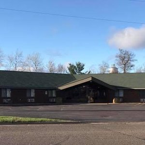 Forrest Inn Motel, Amery, WI